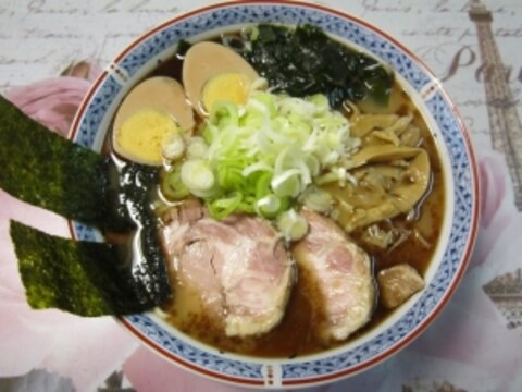 秋風が吹いてくると食べたくなる醤油ラーメン